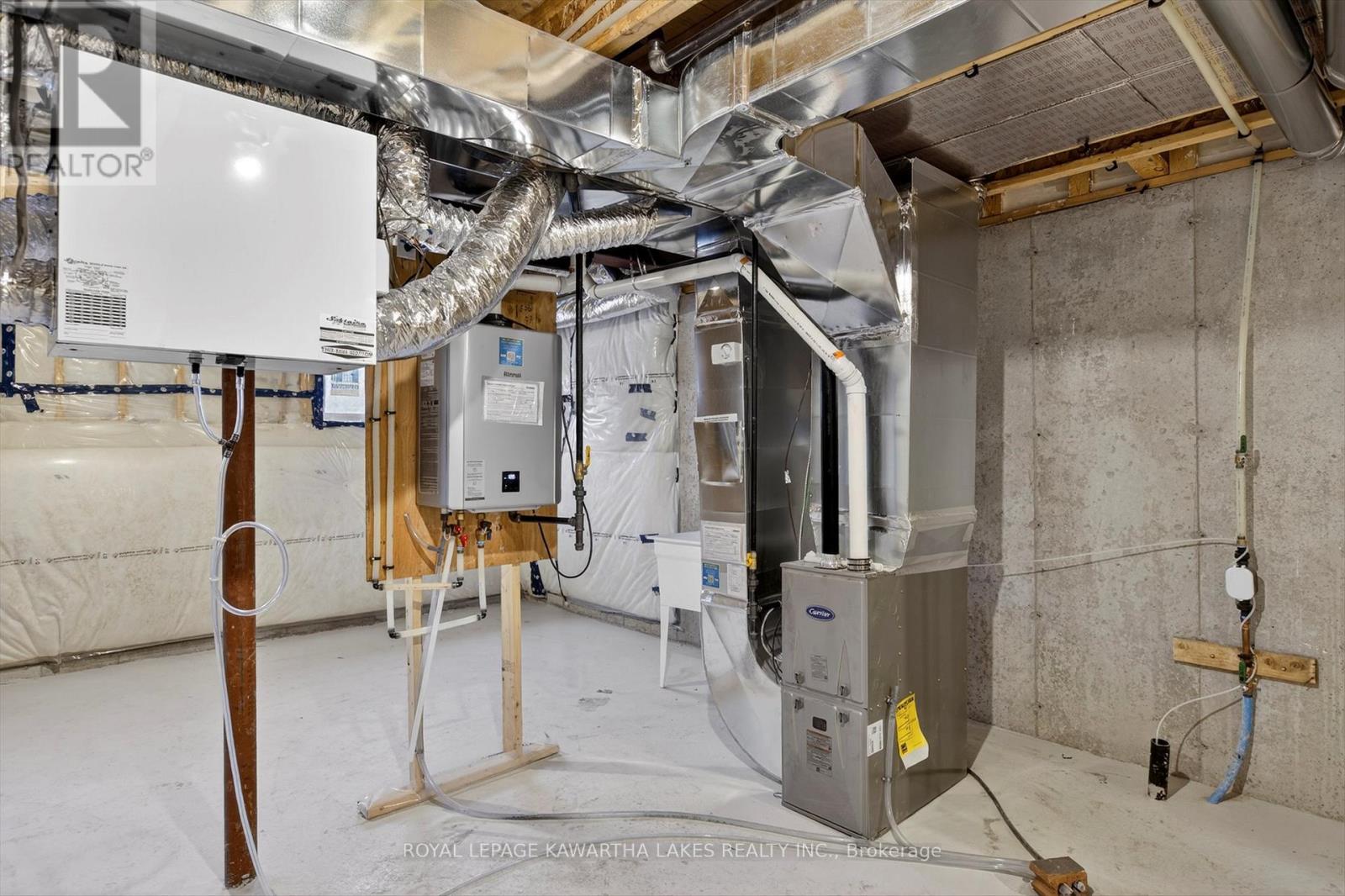 77 Watts Mew, Kawartha Lakes (Lindsay), Ontario  K9V 0T3 - Photo 43 - X12665344