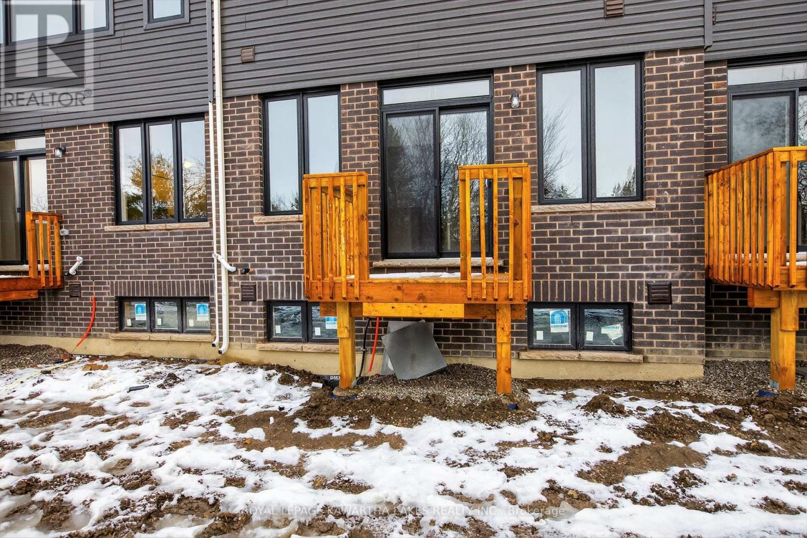 77 Watts Mew, Kawartha Lakes (Lindsay), Ontario  K9V 0T3 - Photo 47 - X12665344