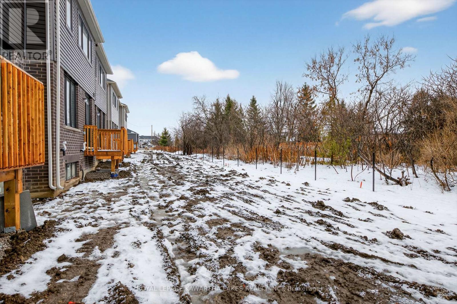 77 Watts Mew, Kawartha Lakes (Lindsay), Ontario  K9V 0T3 - Photo 49 - X12665344