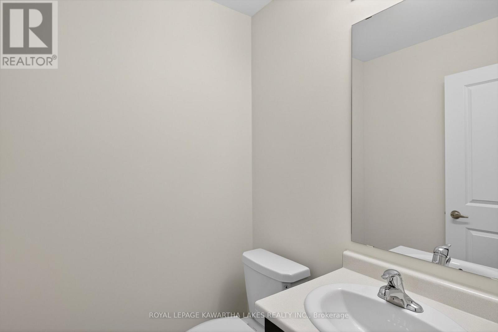 77 Watts Mew, Kawartha Lakes (Lindsay), Ontario  K9V 0T3 - Photo 6 - X12665344