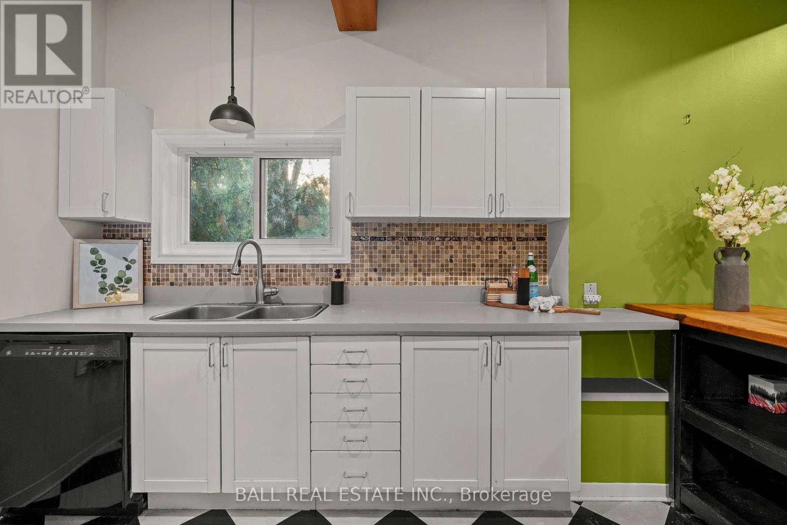 581 Aylmer Street N, Peterborough (Town Ward 3), Ontario  K9H 3W8 - Photo 19 - X12665724