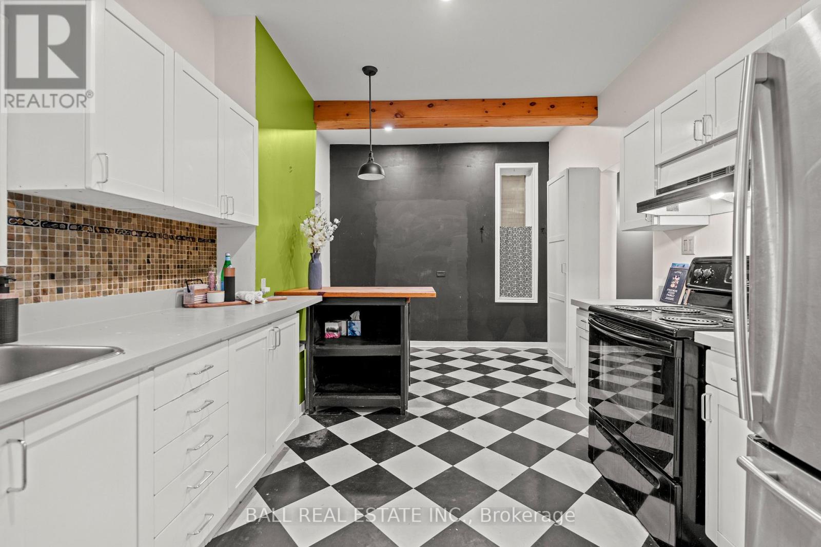 581 Aylmer Street N, Peterborough (Town Ward 3), Ontario  K9H 3W8 - Photo 21 - X12665724