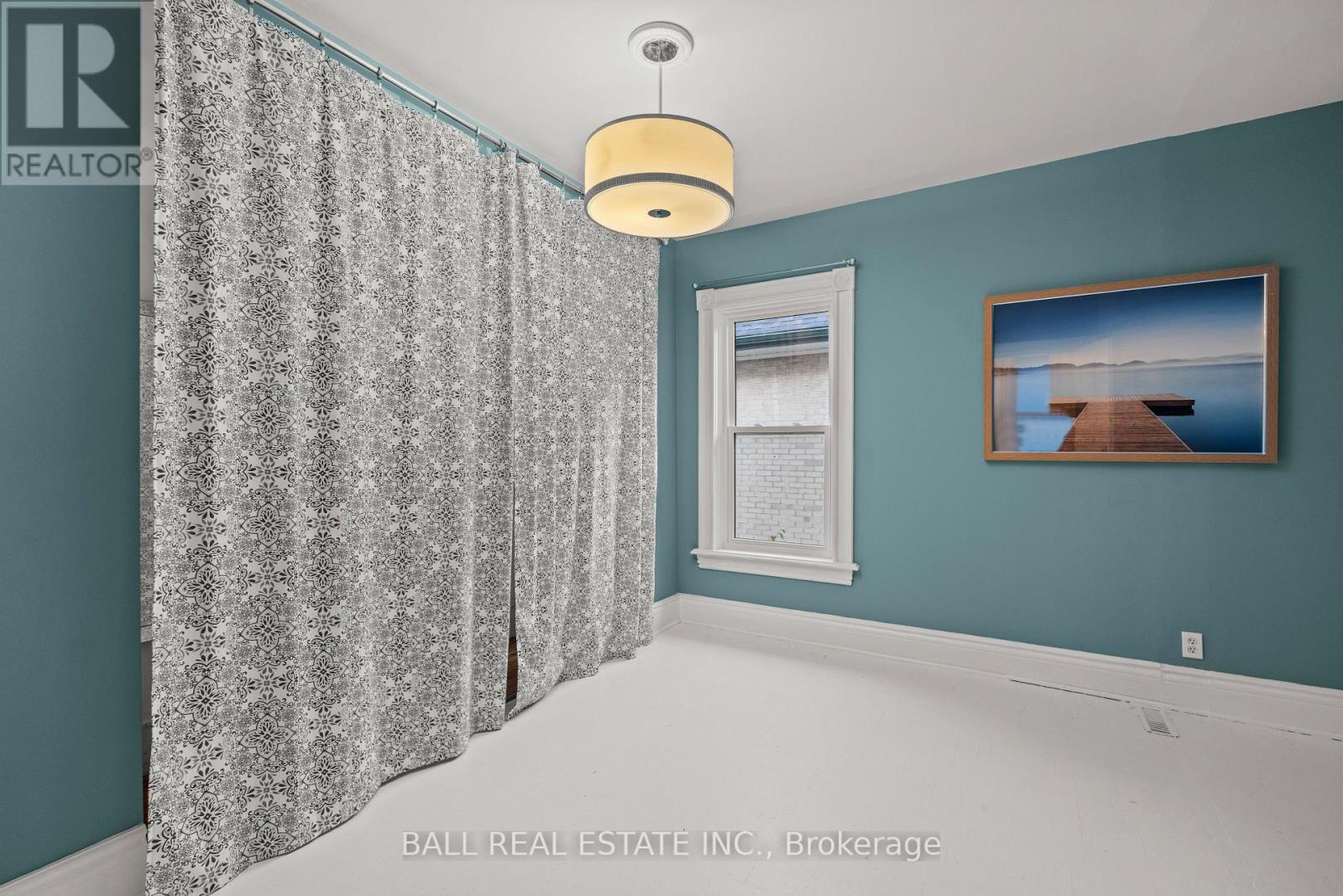 581 Aylmer Street N, Peterborough (Town Ward 3), Ontario  K9H 3W8 - Photo 29 - X12665724