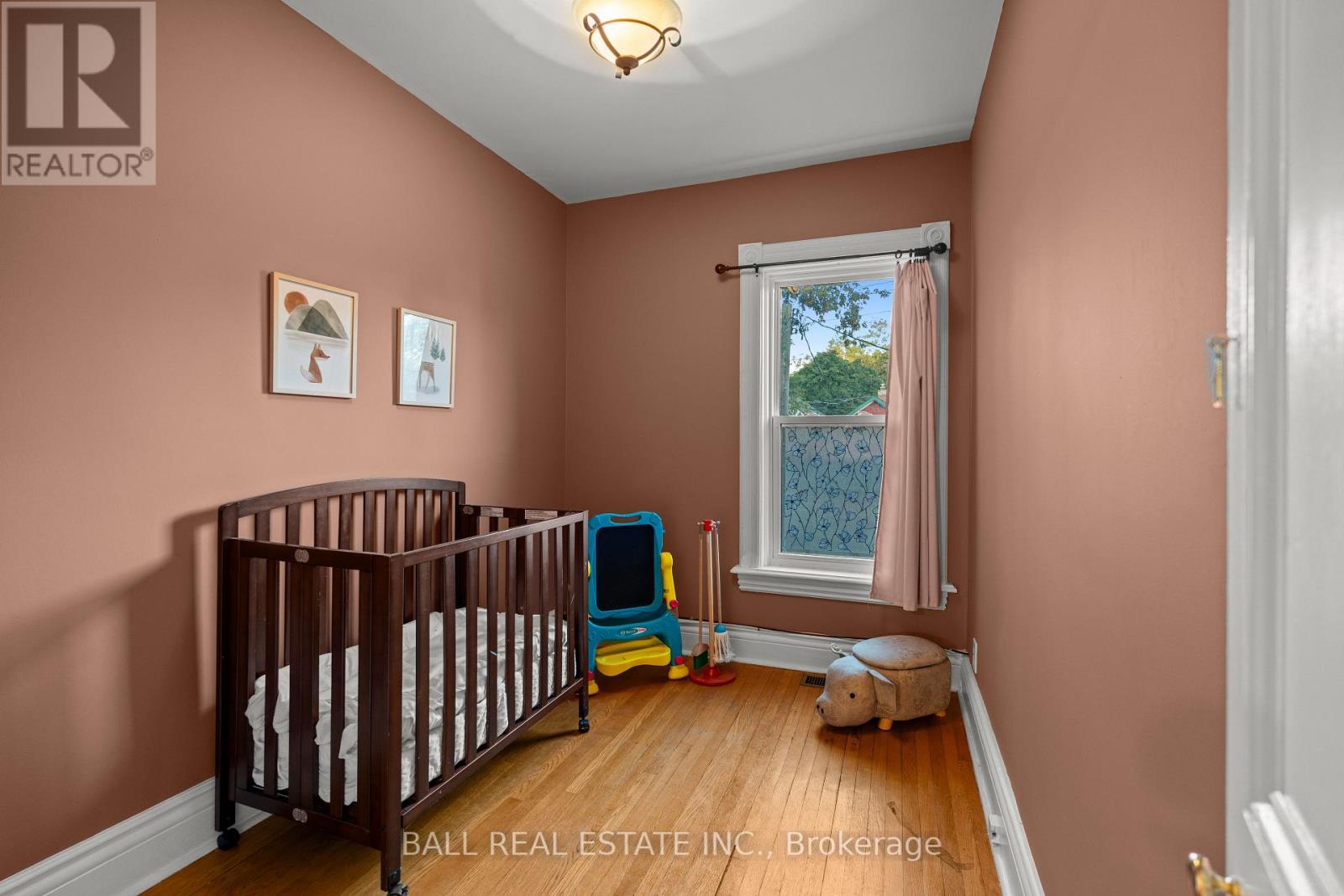 581 Aylmer Street N, Peterborough (Town Ward 3), Ontario  K9H 3W8 - Photo 33 - X12665724