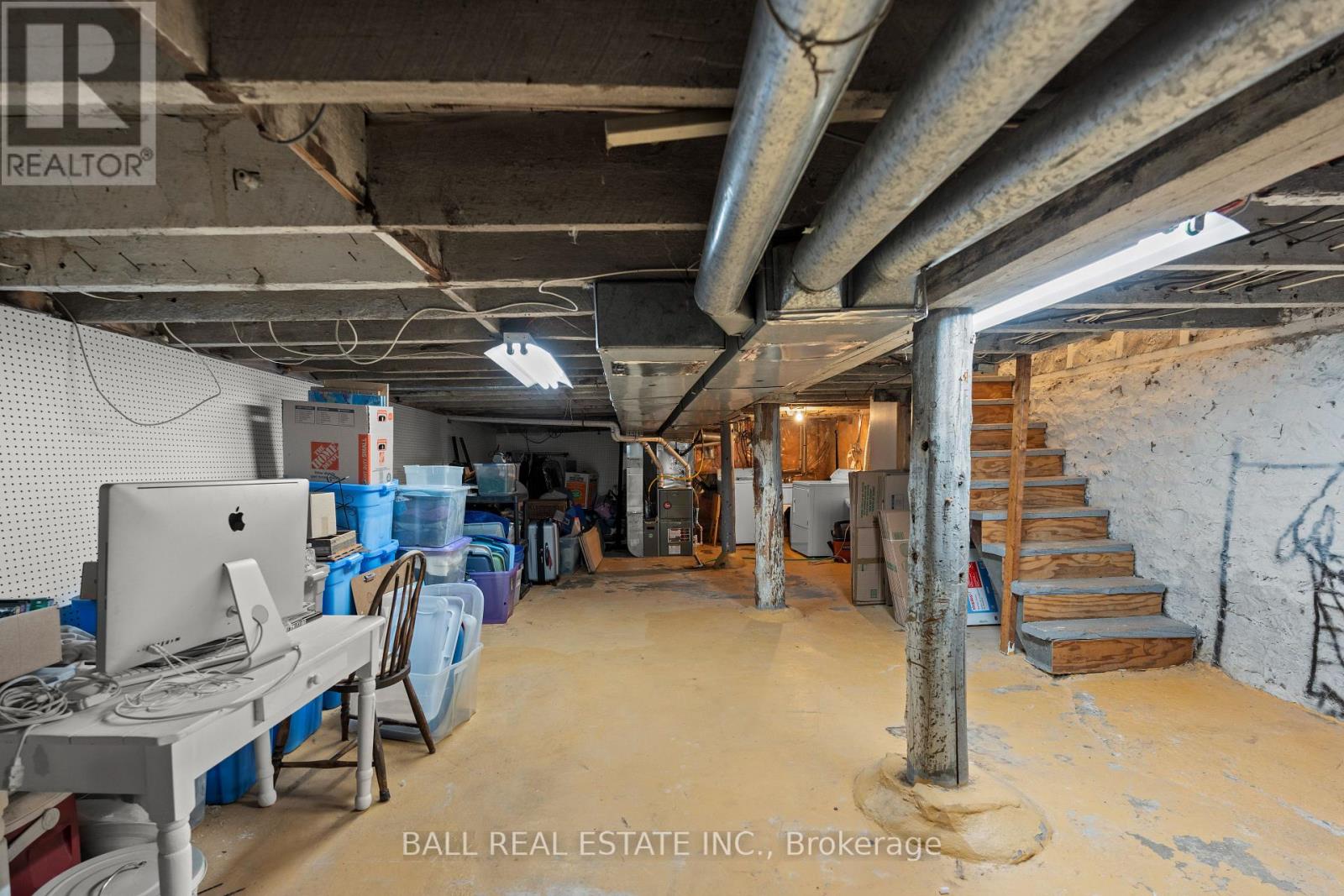 581 Aylmer Street N, Peterborough (Town Ward 3), Ontario  K9H 3W8 - Photo 40 - X12665724