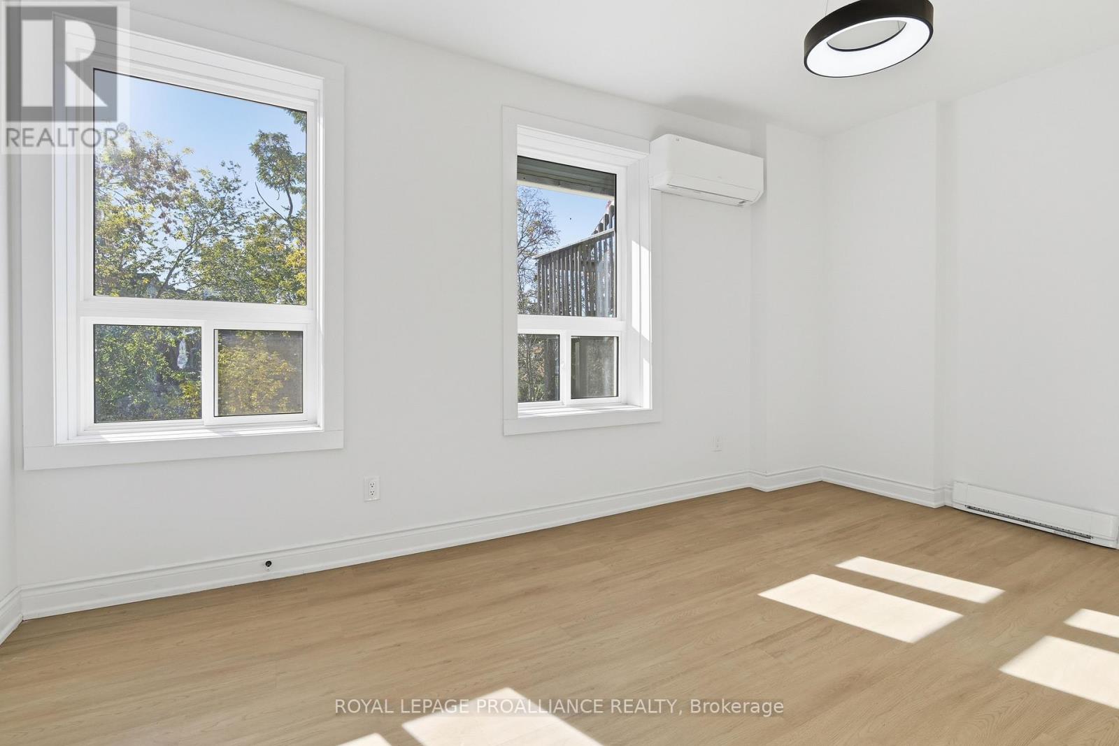 #3 - 380 Park Street N, Peterborough (Town Ward 3), Ontario  K9H 4P8 - Photo 6 - X12665914