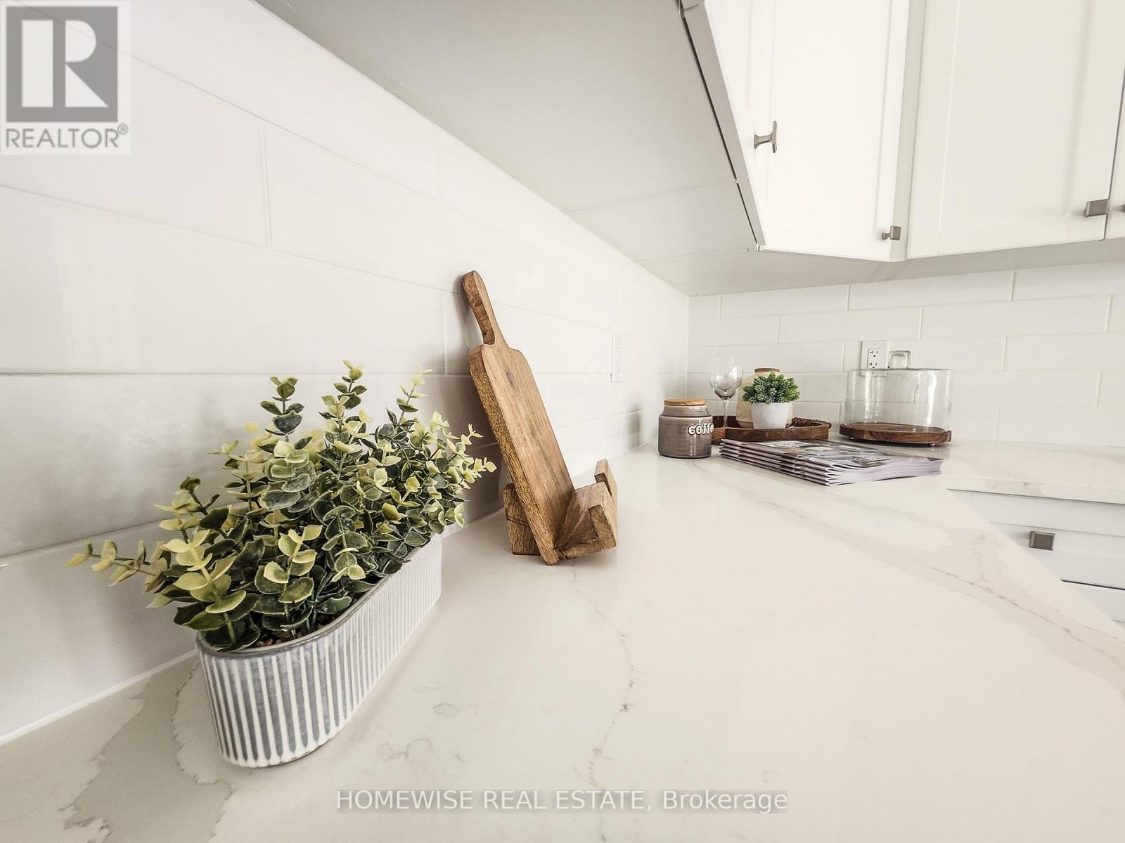 514 Clayton Avenue, Peterborough (Monaghan Ward 2), Ontario  K9K 0H5 - Photo 9 - X12666054