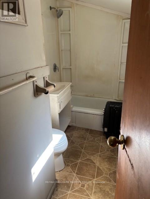 71 Glenelg Street E, Kawartha Lakes (Lindsay), Ontario  K9V 1Z4 - Photo 6 - X12666210