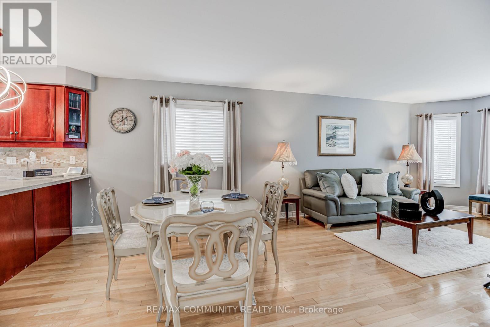 48 Bloom Avenue, Clarington (Newcastle), Ontario  L1B 1N6 - Photo 4 - E12666232