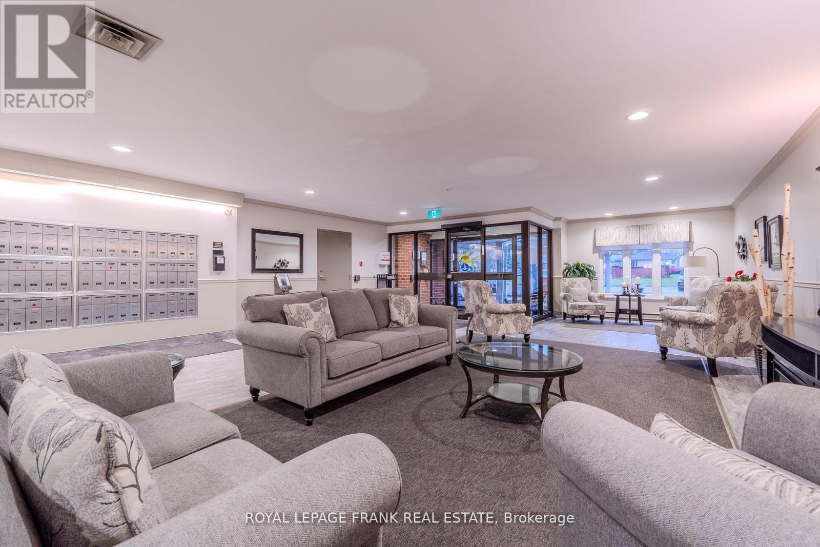 112 - 2 Heritage Way, Kawartha Lakes (Lindsay), Ontario  K9V 5P5 - Photo 6 - X12669220