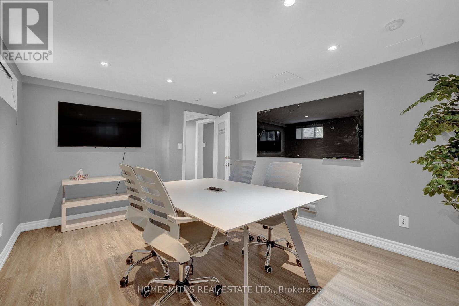 452 Charlotte Street, Peterborough (Town Ward 3), Ontario  K9J 2W3 - Photo 34 - X12671242