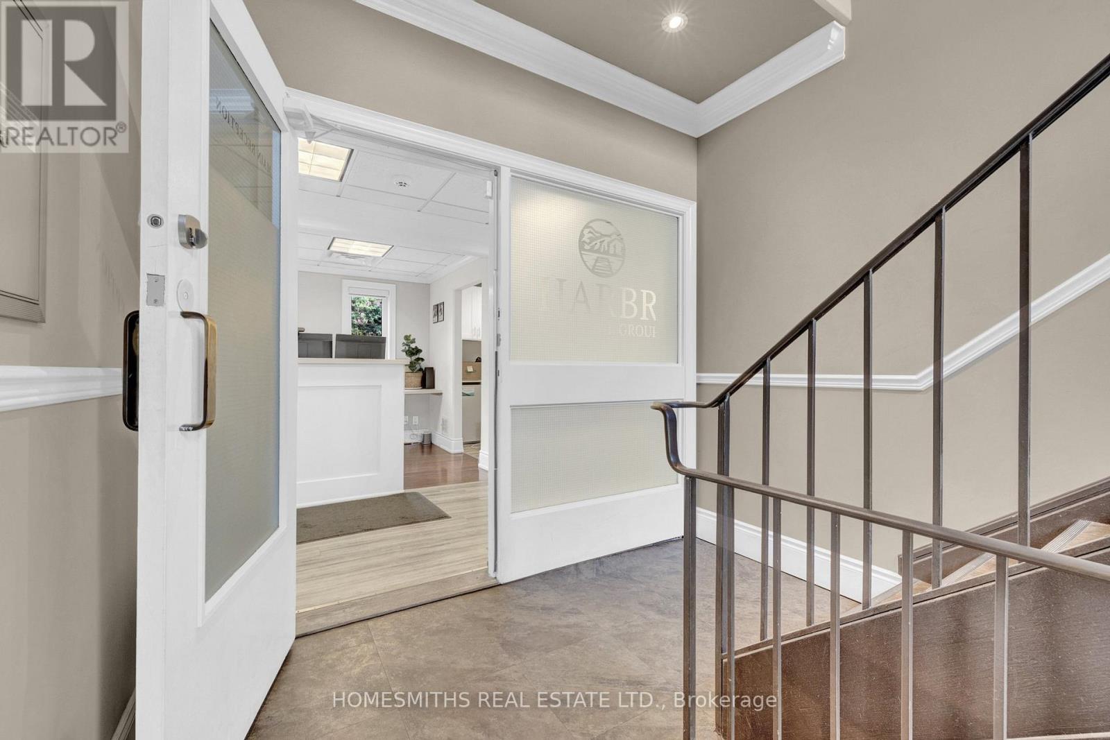 452 Charlotte Street, Peterborough (Town Ward 3), Ontario  K9J 2W3 - Photo 8 - X12671242