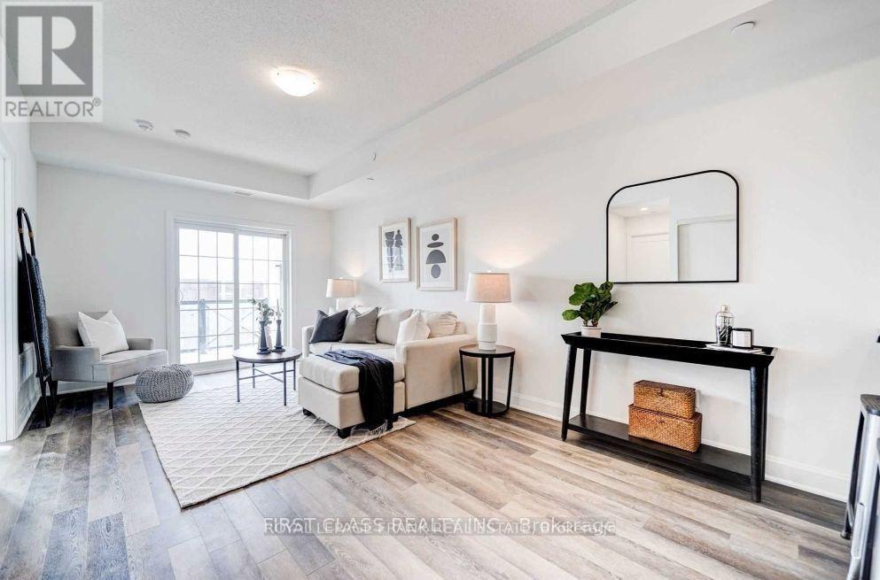 317 - 50 Lakebreeze Drive, Clarington (Newcastle), Ontario  L1B 0V9 - Photo 2 - E12672680