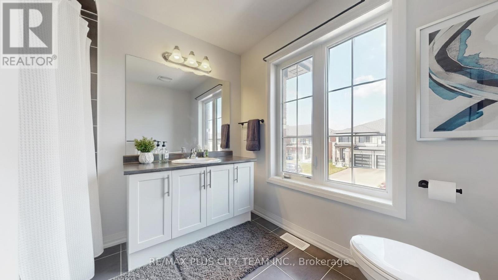 32 Keenan Street, Kawartha Lakes (Lindsay), Ontario  K9V 6C2 - Photo 14 - X12673324