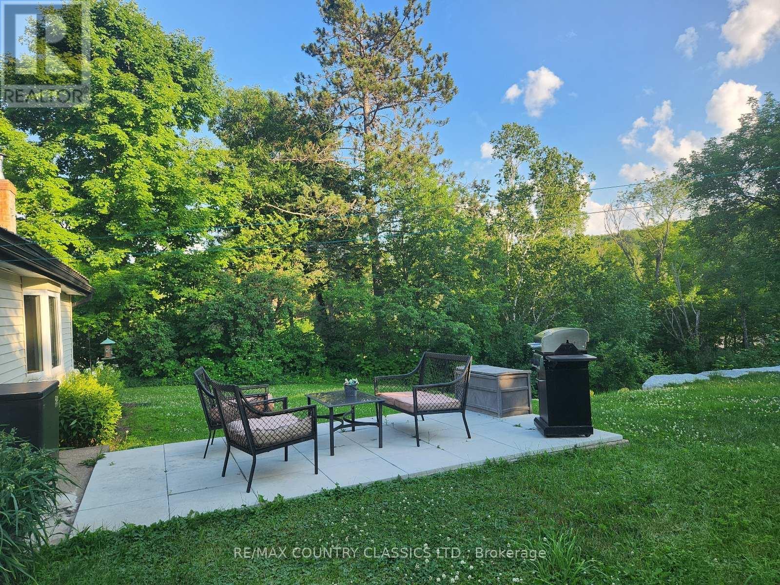 12 Hastings Street S, Bancroft (Bancroft Ward), Ontario  K0L 1C0 - Photo 3 - X12673430