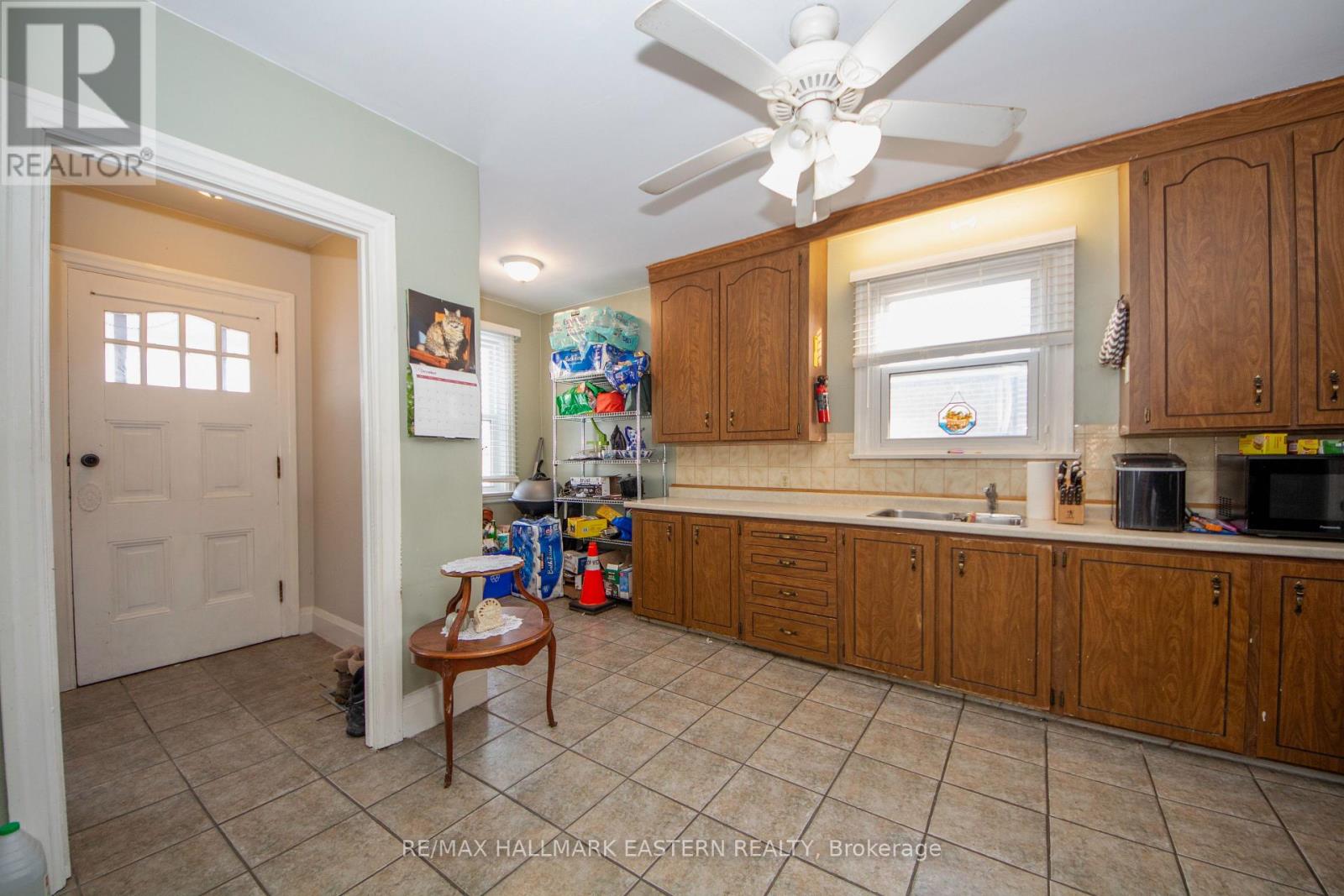 579 Mccannan Avenue, Peterborough (Town Ward 3), Ontario  K9J 4J7 - Photo 10 - X12673656