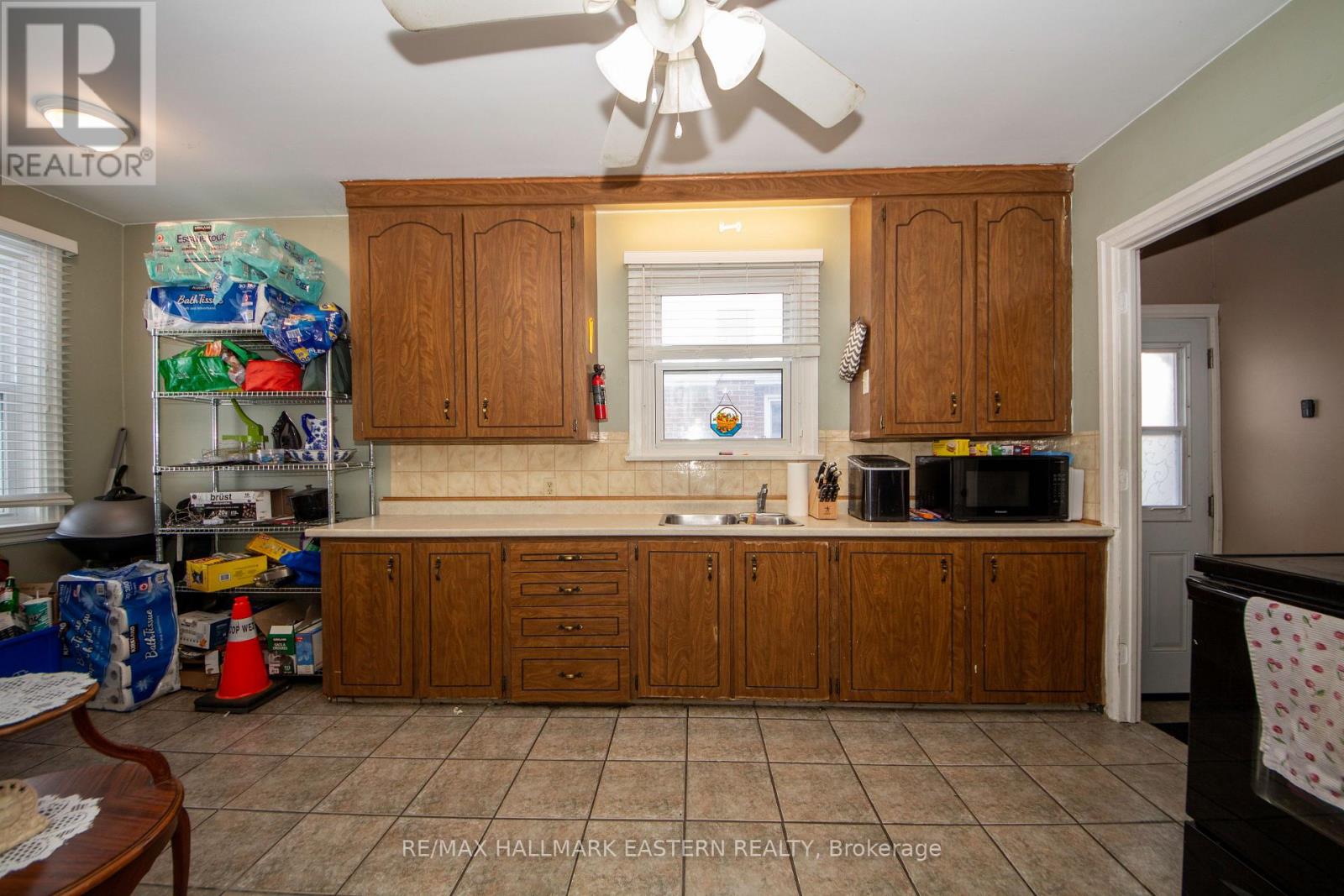 579 Mccannan Avenue, Peterborough (Town Ward 3), Ontario  K9J 4J7 - Photo 12 - X12673656