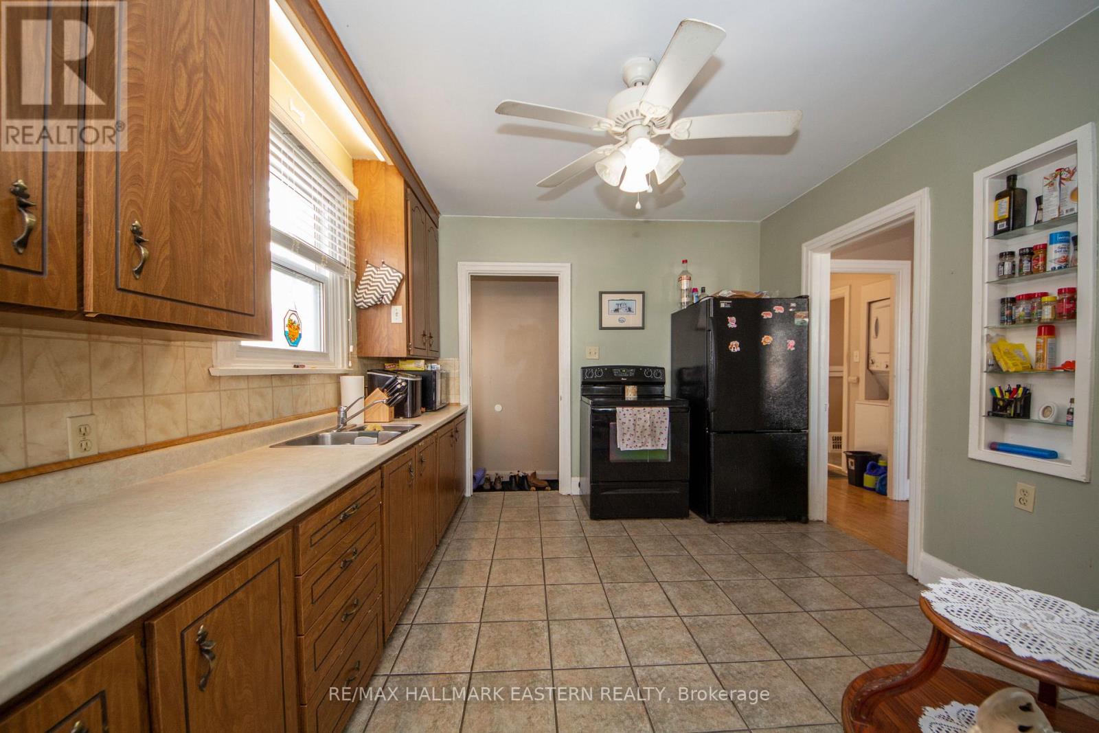 579 Mccannan Avenue, Peterborough (Town Ward 3), Ontario  K9J 4J7 - Photo 13 - X12673656