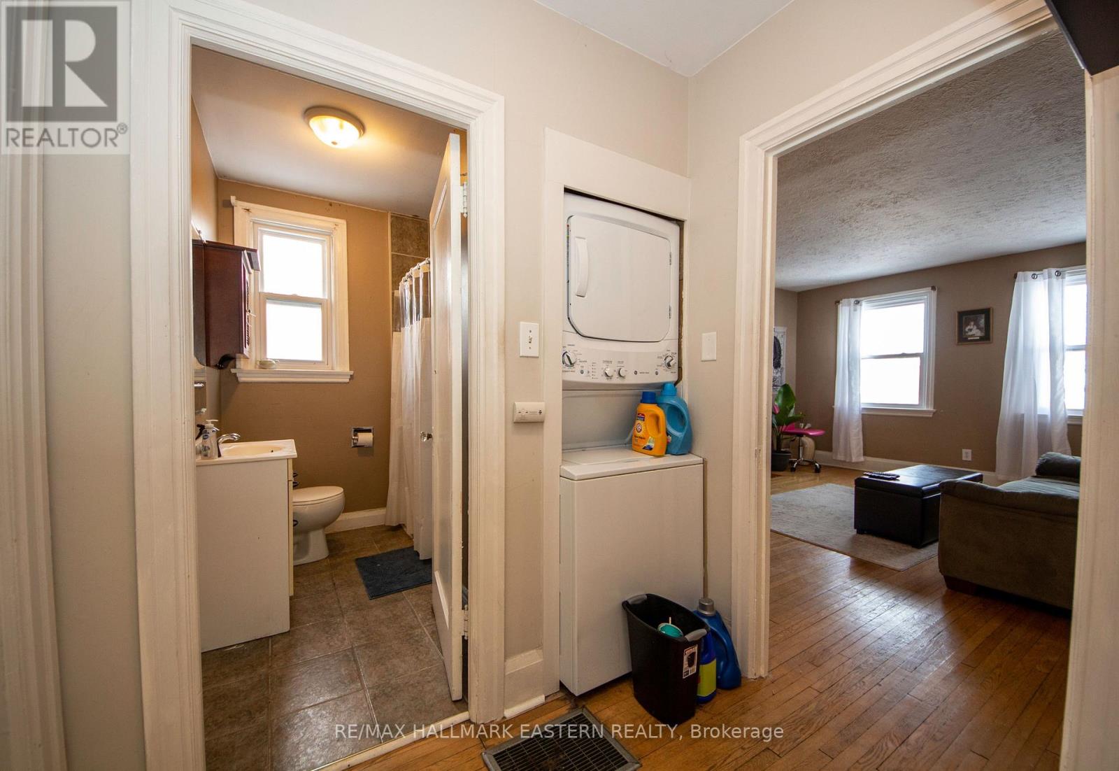 579 Mccannan Avenue, Peterborough (Town Ward 3), Ontario  K9J 4J7 - Photo 14 - X12673656