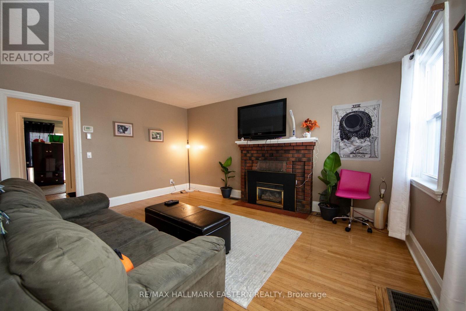 579 Mccannan Avenue, Peterborough (Town Ward 3), Ontario  K9J 4J7 - Photo 5 - X12673656