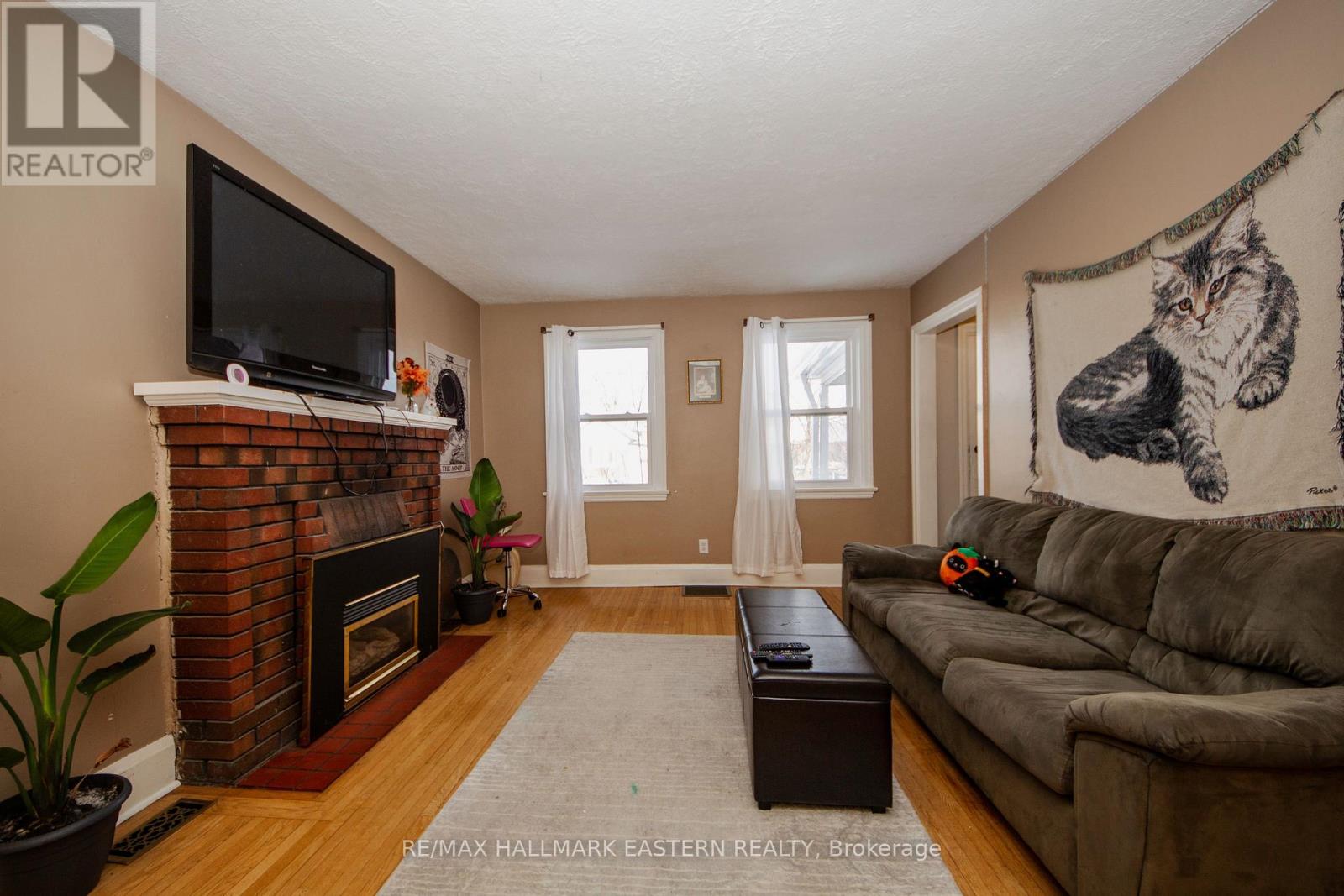 579 Mccannan Avenue, Peterborough (Town Ward 3), Ontario  K9J 4J7 - Photo 7 - X12673656