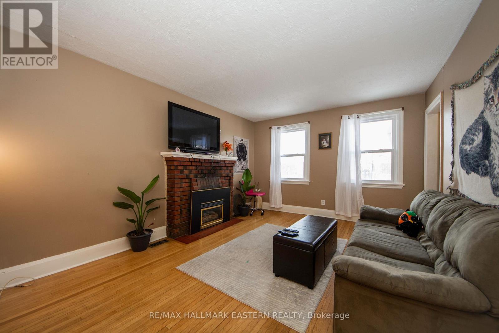 579 Mccannan Avenue, Peterborough (Town Ward 3), Ontario  K9J 4J7 - Photo 9 - X12673656