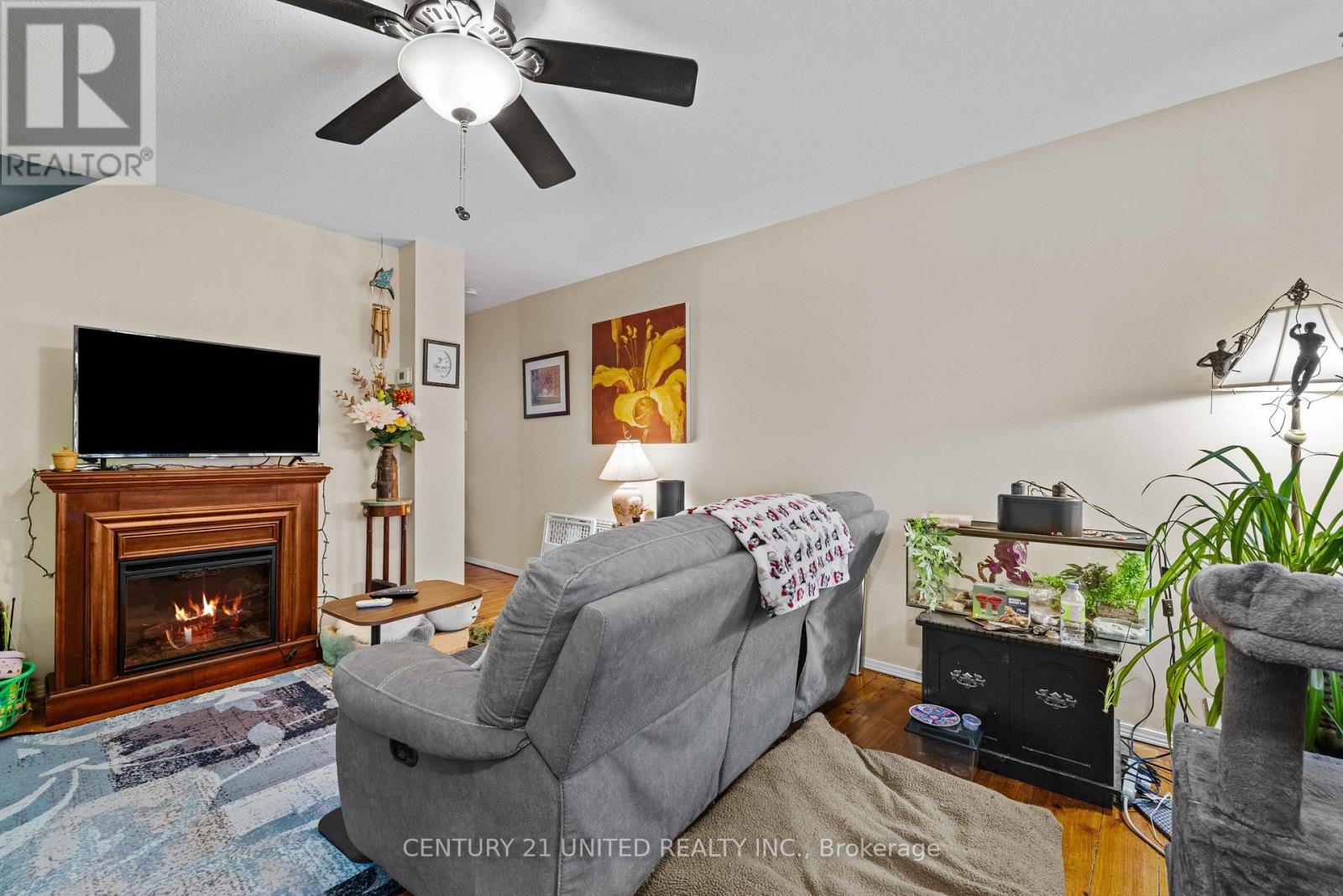 117 Towerhill Road, Peterborough (Northcrest Ward 5), Ontario  K9H 7M7 - Photo 3 - X12674030