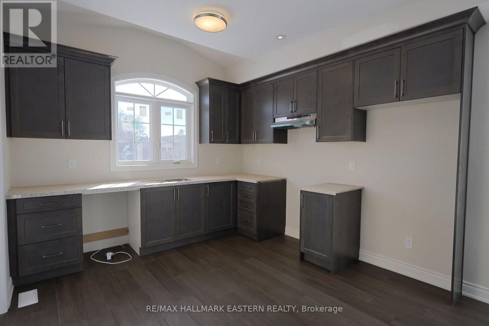 35 Coldbrook Drive, Cavan Monaghan (Millbrook Village), Ontario  L0A 1G0 - Photo 7 - X12674062