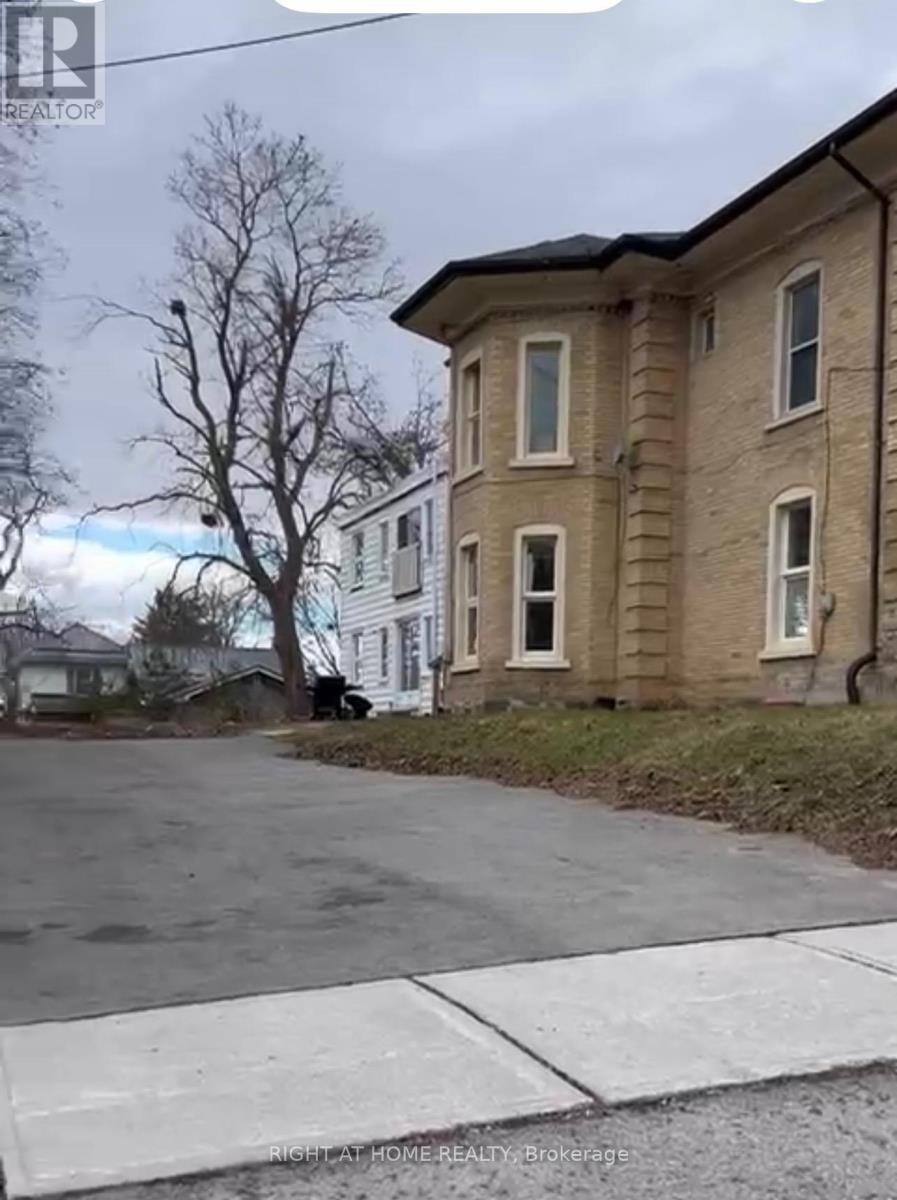 5 - 657 Bethune Street, Peterborough (Town Ward 3), Ontario  K9H 4A2 - Photo 2 - X12674272