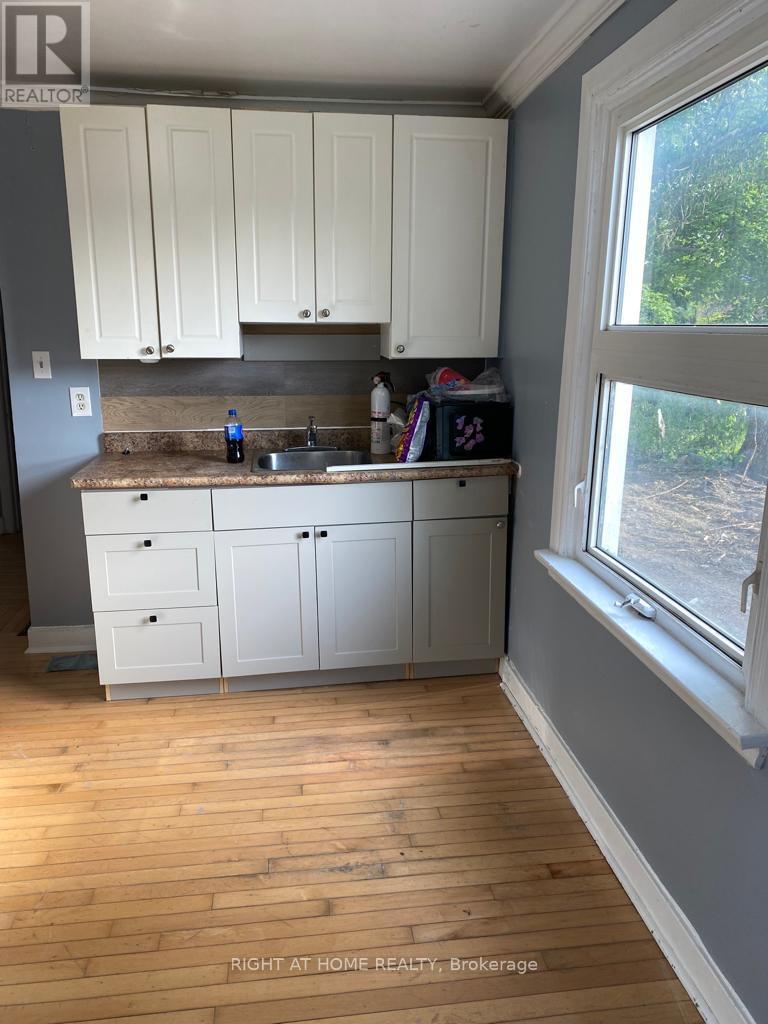 5 - 657 Bethune Street, Peterborough (Town Ward 3), Ontario  K9H 4A2 - Photo 4 - X12674272