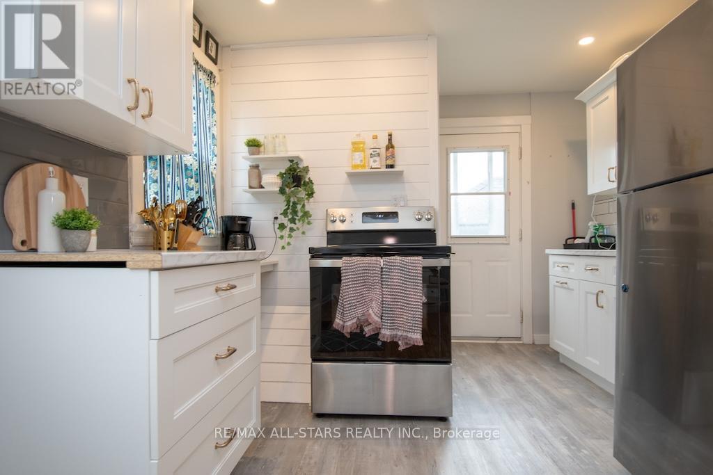 32 Adelaide Street S, Kawartha Lakes (Lindsay), Ontario  K9V 3J7 - Photo 10 - X12675214