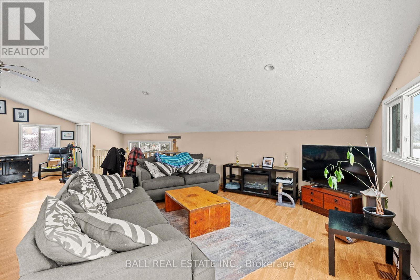 1416 Fleetwood Road, Kawartha Lakes (Manvers), Ontario  L0A 1A0 - Photo 38 - X12675412