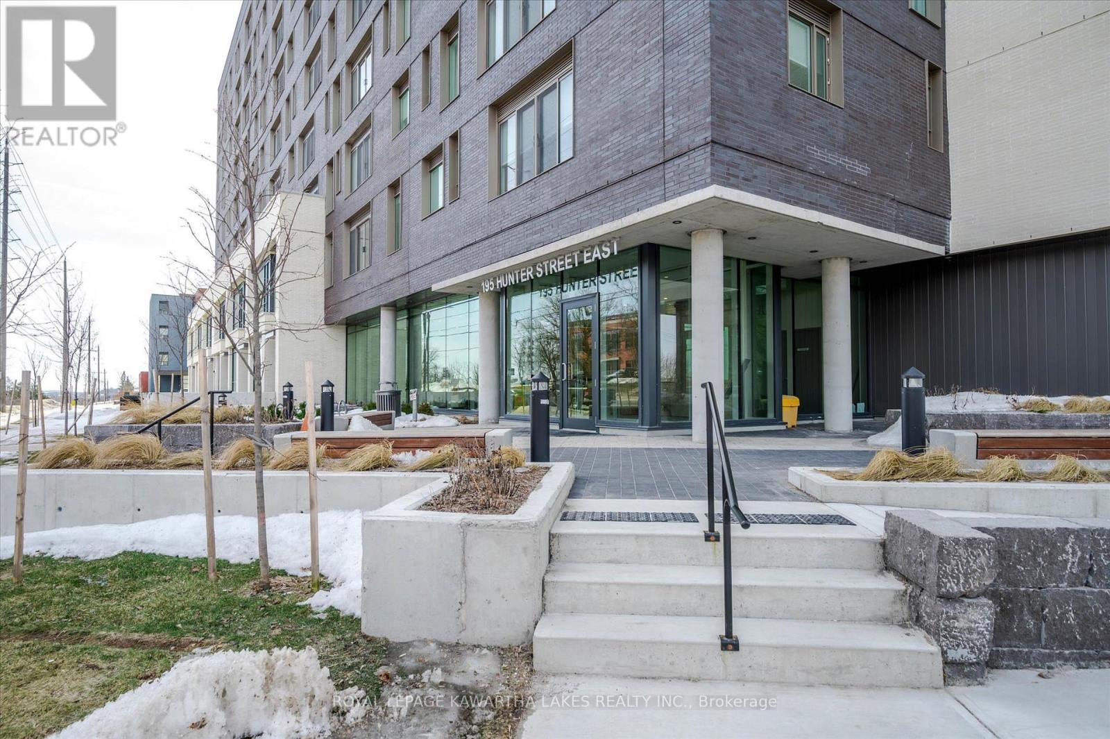 404 - 195 Hunter Street E, Peterborough (Ashburnham Ward 4), Ontario  K9H 1G9 - Photo 3 - X12675974