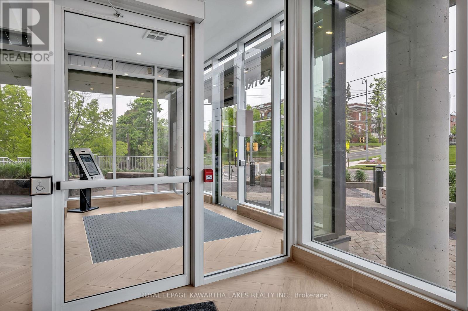 404 - 195 Hunter Street E, Peterborough (Ashburnham Ward 4), Ontario  K9H 1G9 - Photo 5 - X12675974