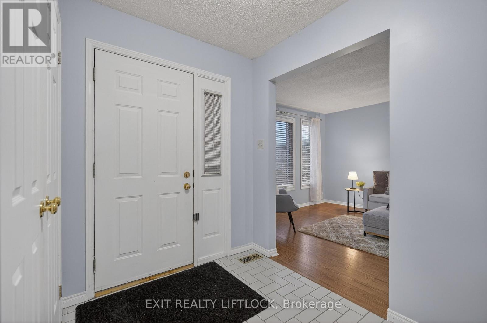 1627 Ramblewood Drive, Peterborough (Otonabee Ward 1), Ontario  K9K 2C3 - Photo 4 - X12676052