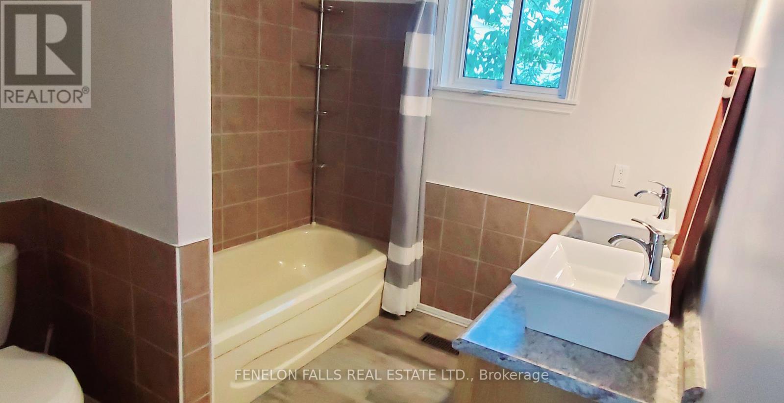 7 James Street, Kawartha Lakes (Lindsay), Ontario  K9V 3B3 - Photo 18 - X12676360