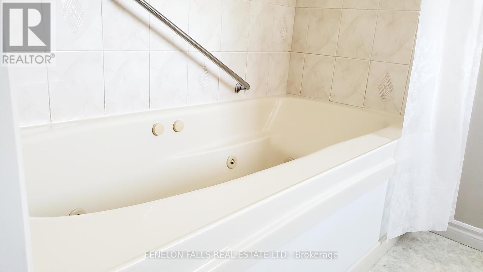 7 James Street, Kawartha Lakes (Lindsay), Ontario  K9V 3B3 - Photo 28 - X12676360