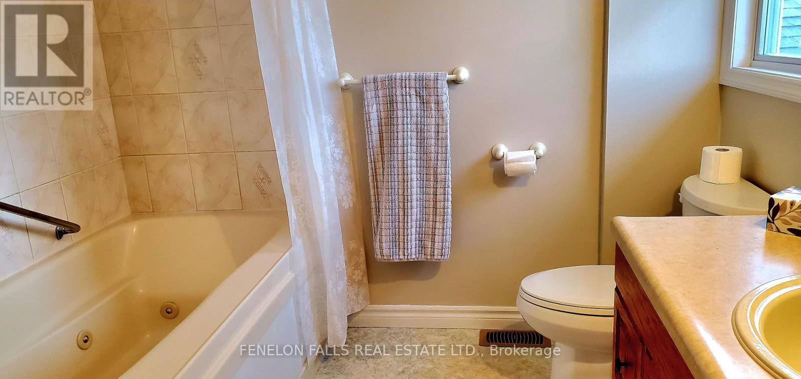 7 James Street, Kawartha Lakes (Lindsay), Ontario  K9V 3B3 - Photo 7 - X12676360