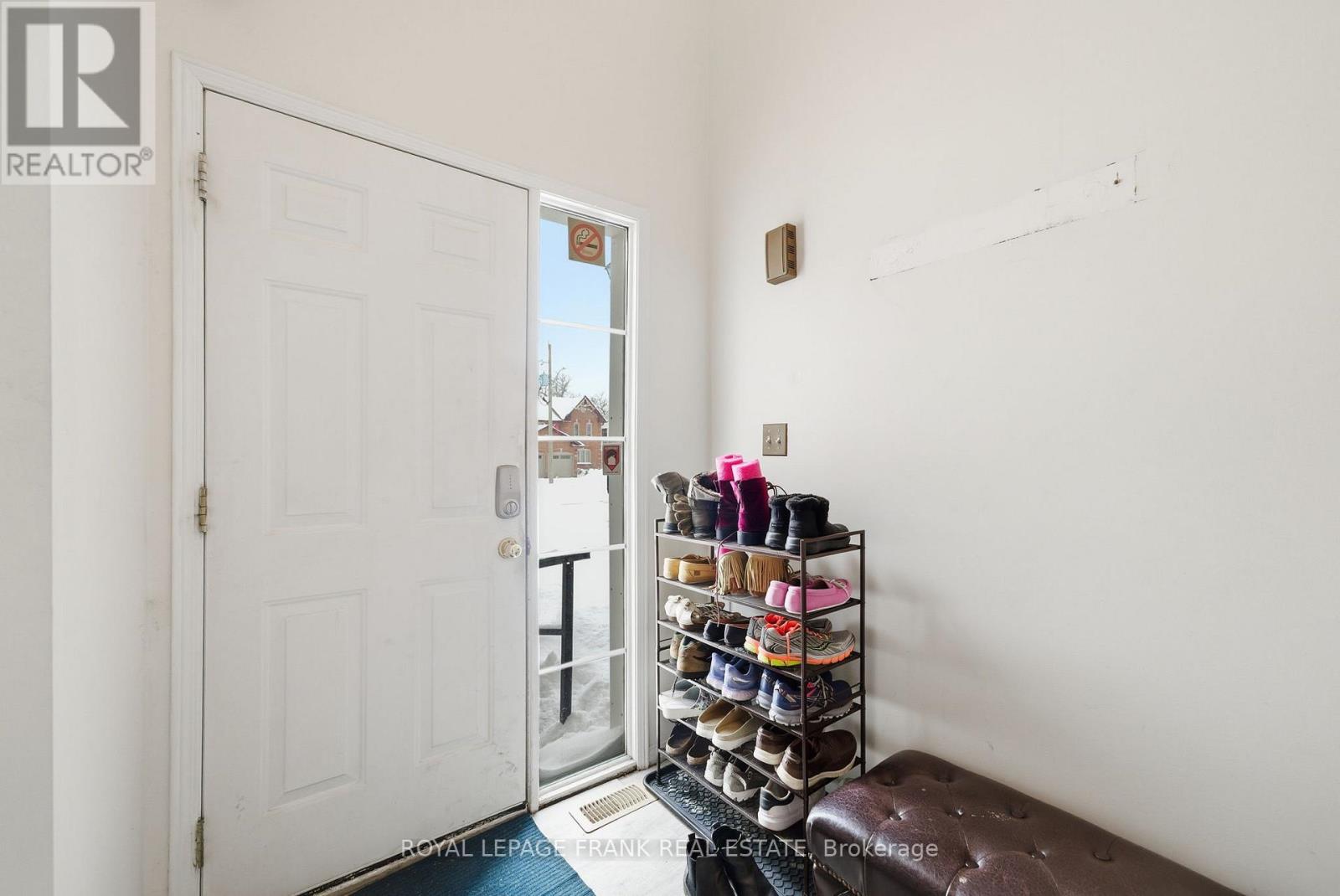 10 Flavelle Crescent, Kawartha Lakes (Lindsay), Ontario  K9V 6E2 - Photo 11 - X12673524