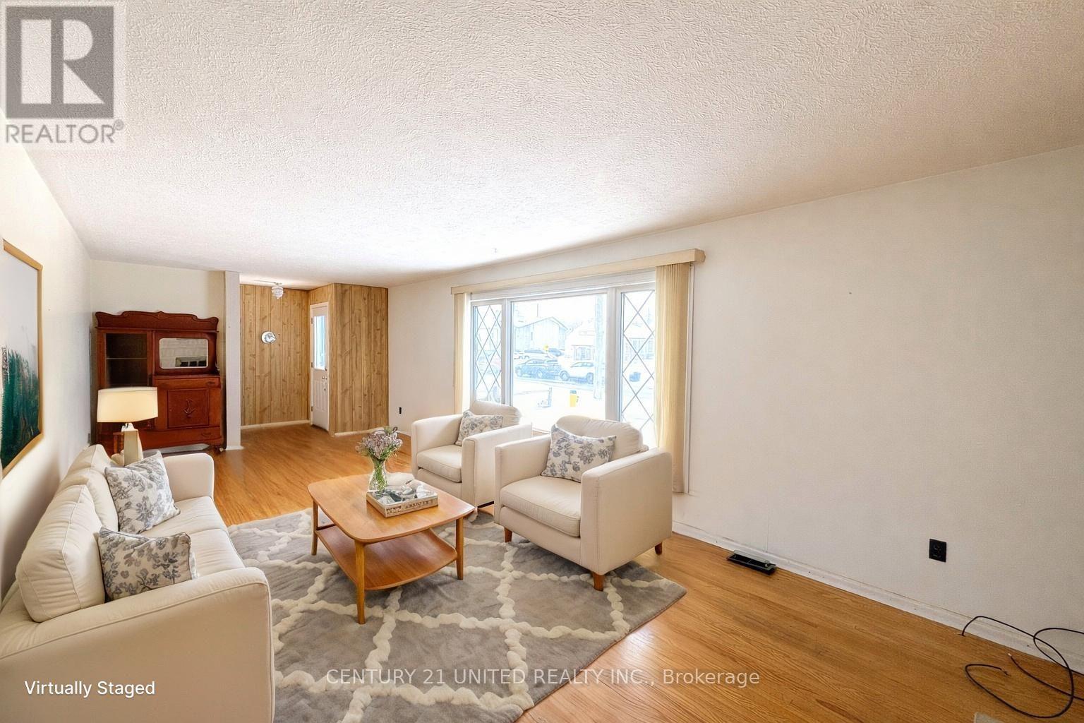 636 Cameron Street, Peterborough (Otonabee Ward 1), Ontario  K9J 3Z8 - Photo 5 - X12676872