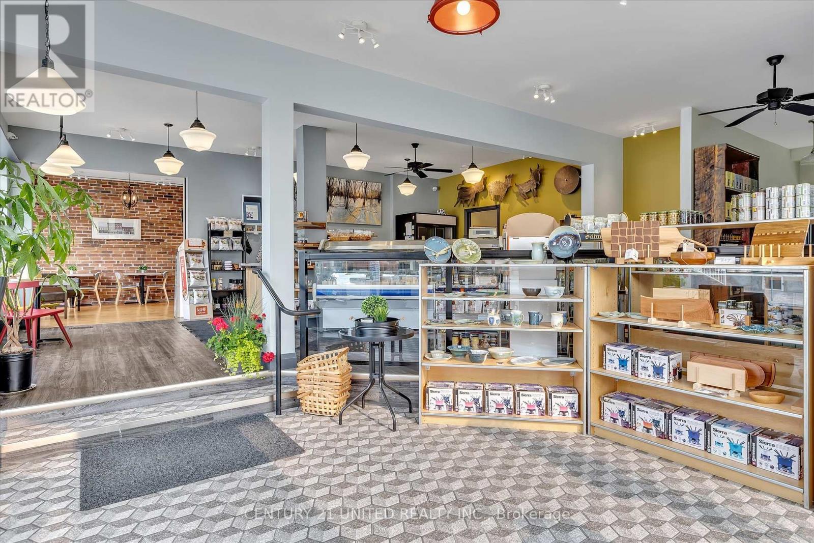 330-334 Charlotte Street W, Peterborough (Town Ward 3), Ontario  K9J 2V9 - Photo 13 - X12676944