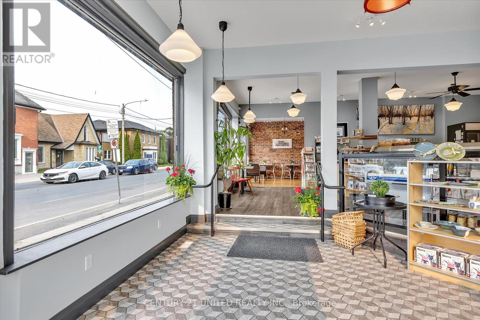 330-334 Charlotte Street W, Peterborough (Town Ward 3), Ontario  K9J 2V9 - Photo 15 - X12676944