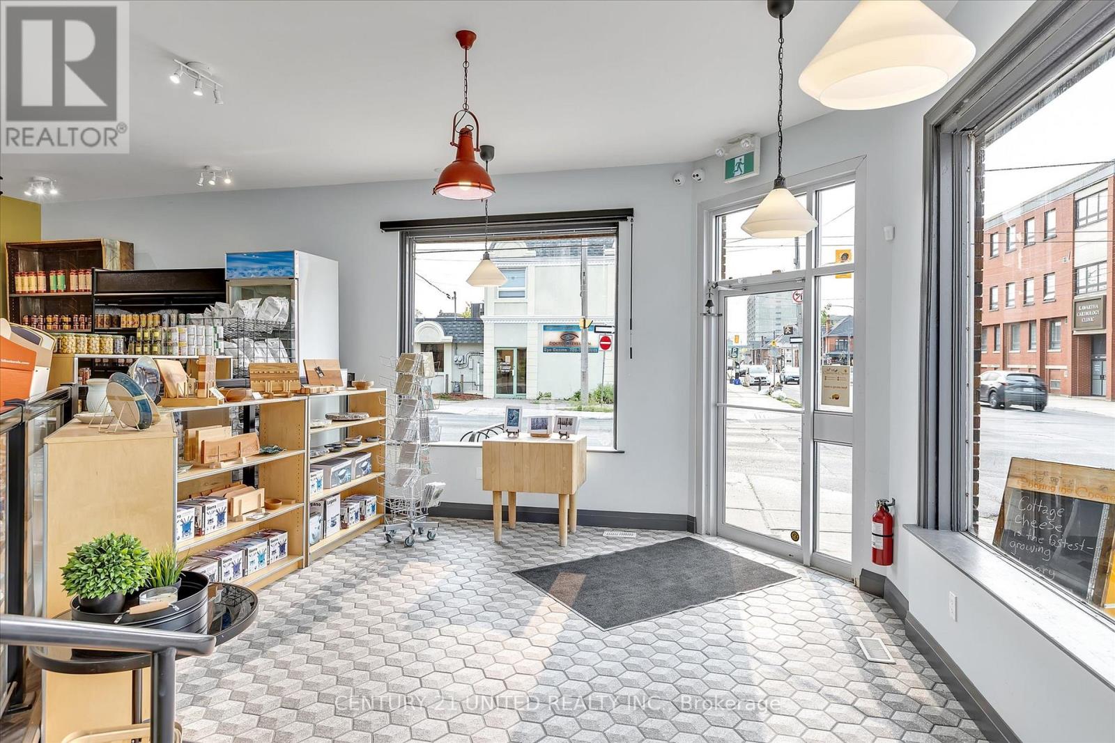 330-334 Charlotte Street W, Peterborough (Town Ward 3), Ontario  K9J 2V9 - Photo 20 - X12676944