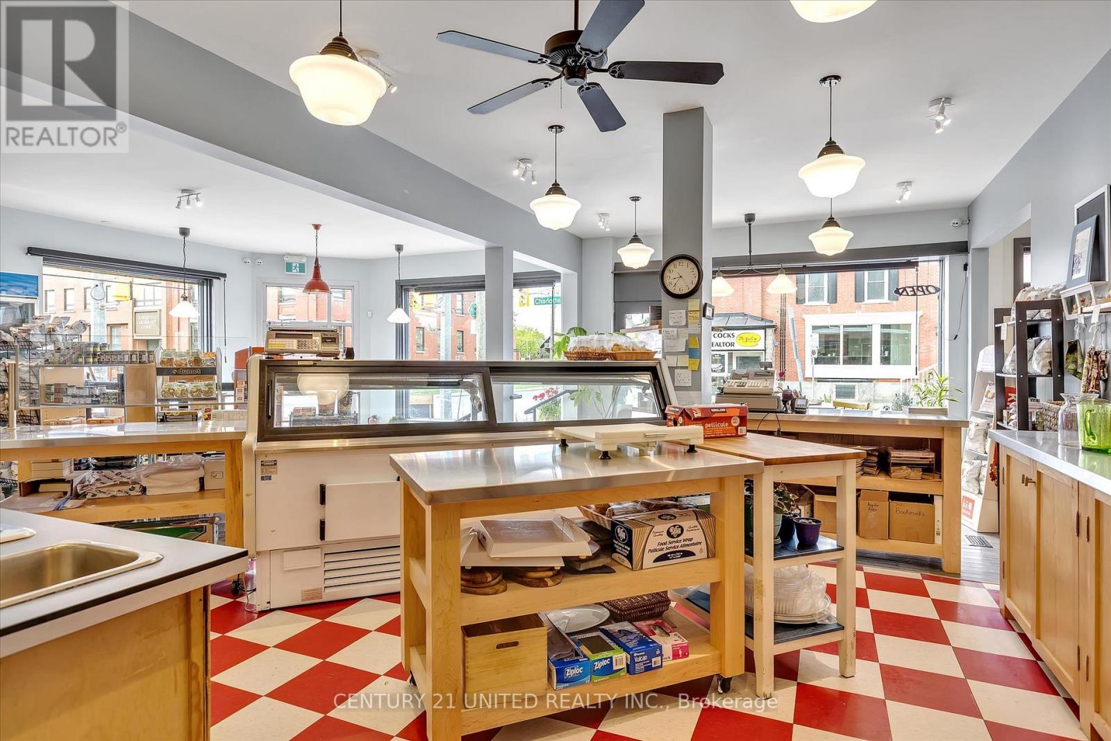 330-334 Charlotte Street W, Peterborough (Town Ward 3), Ontario  K9J 2V9 - Photo 23 - X12676944