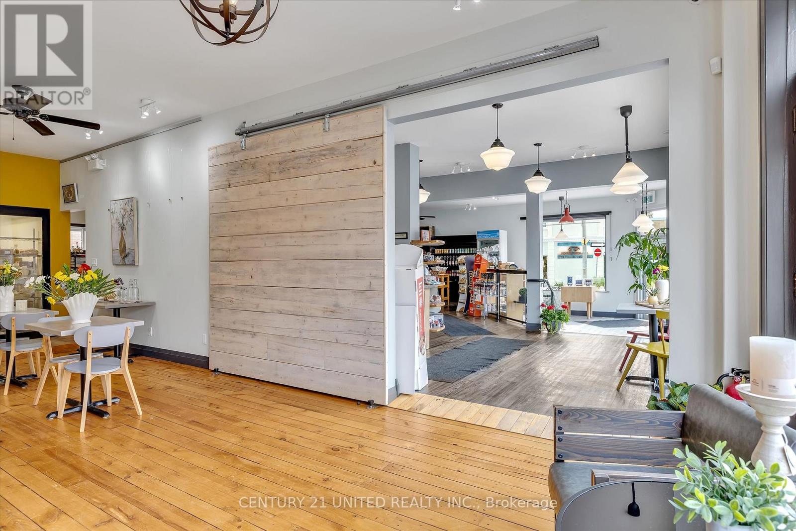 330-334 Charlotte Street W, Peterborough (Town Ward 3), Ontario  K9J 2V9 - Photo 25 - X12676944