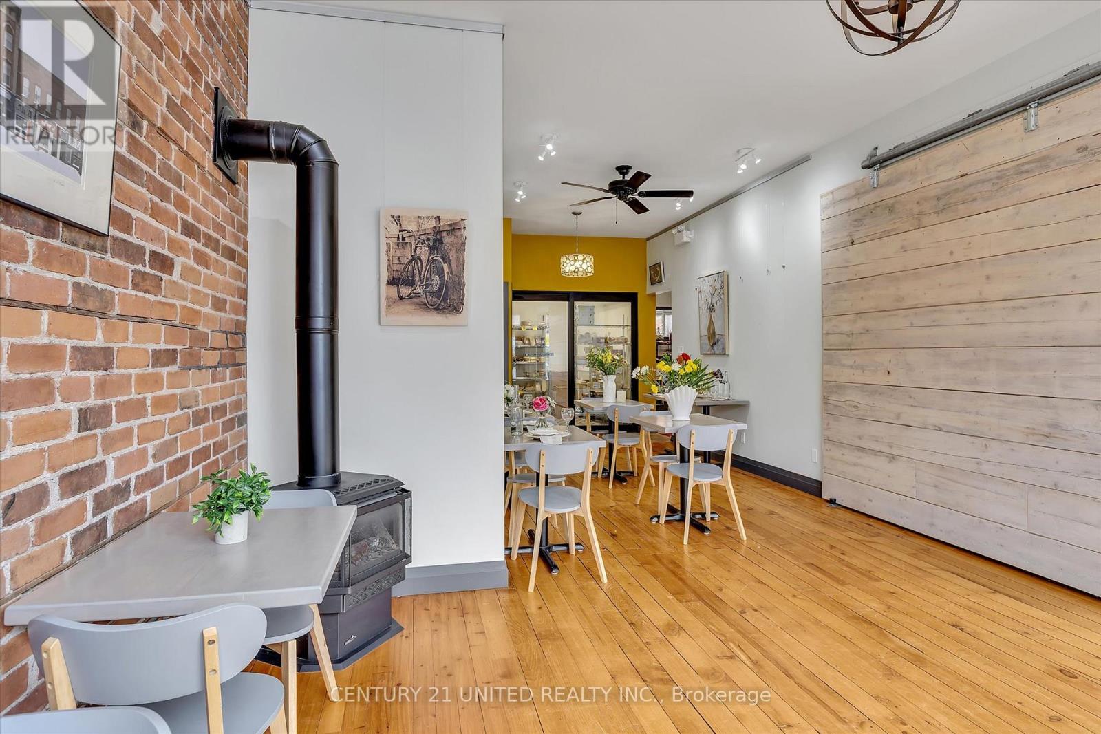 330-334 Charlotte Street W, Peterborough (Town Ward 3), Ontario  K9J 2V9 - Photo 29 - X12676944