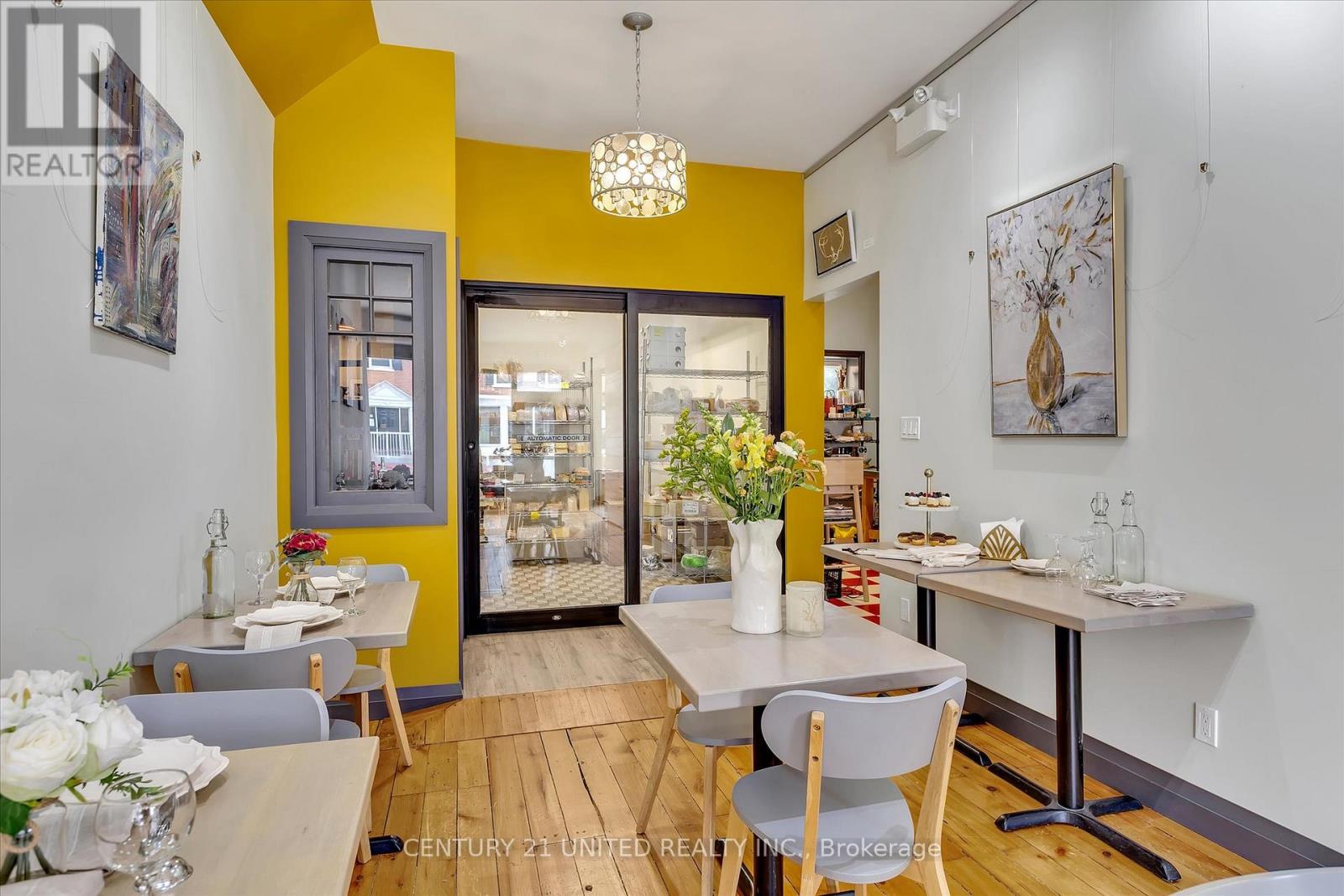 330-334 Charlotte Street W, Peterborough (Town Ward 3), Ontario  K9J 2V9 - Photo 33 - X12676944