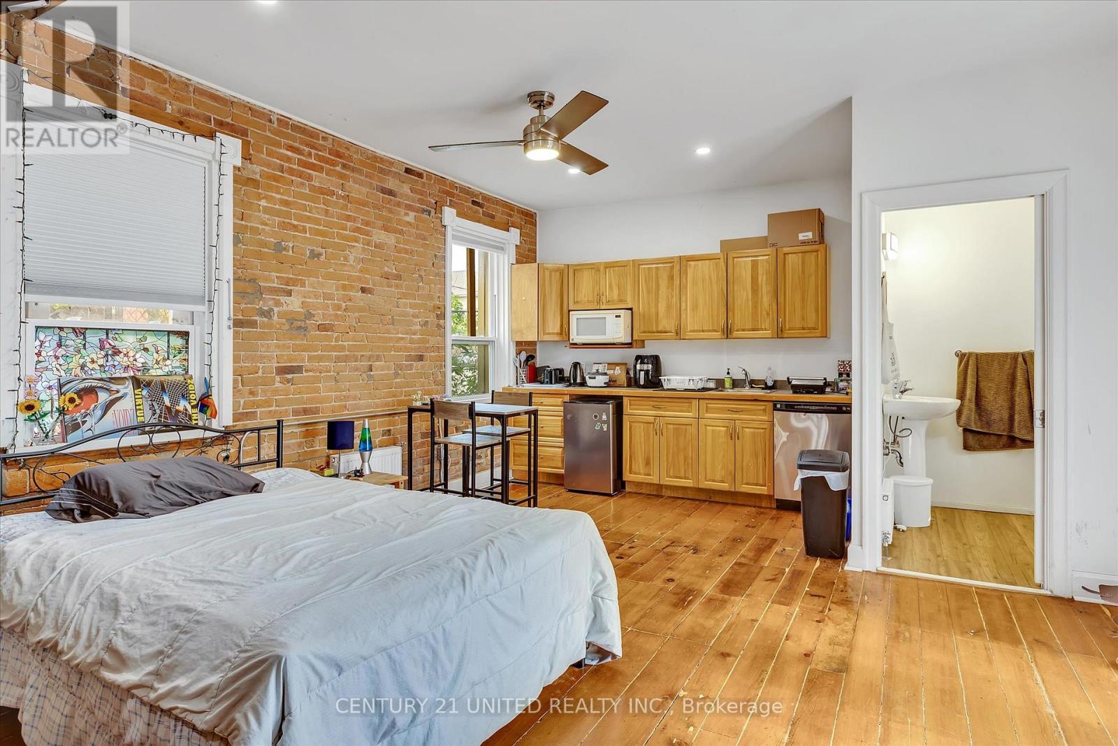 330-334 Charlotte Street W, Peterborough (Town Ward 3), Ontario  K9J 2V9 - Photo 44 - X12676944