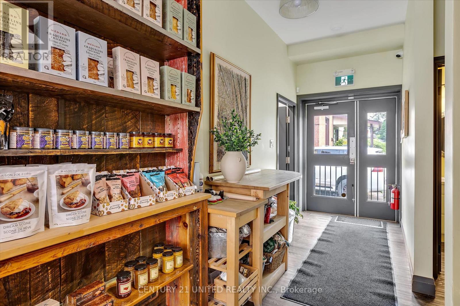 330-334 Charlotte Street W, Peterborough (Town Ward 3), Ontario  K9J 2V9 - Photo 47 - X12676944