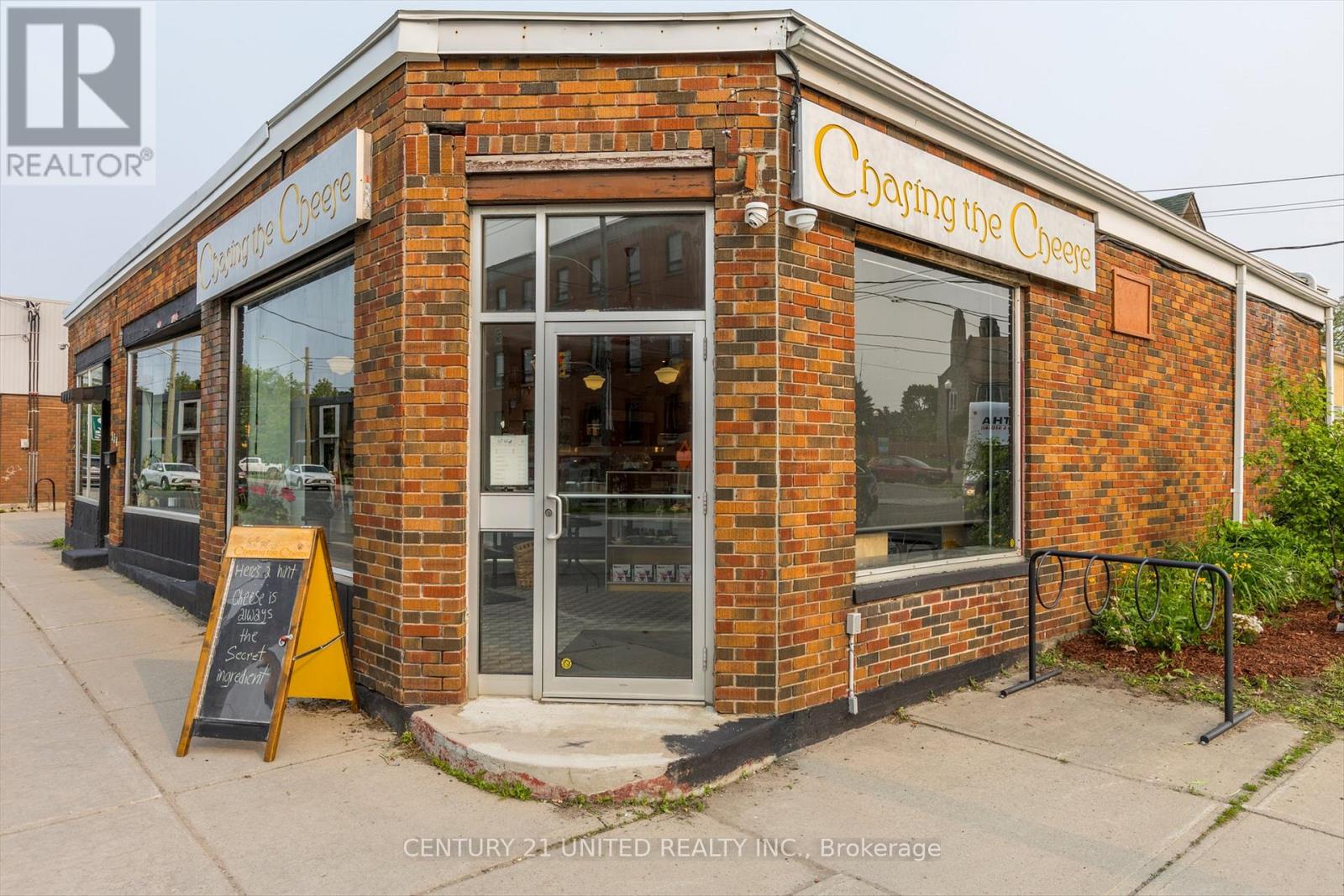 330-334 Charlotte Street W, Peterborough (Town Ward 3), Ontario  K9J 2V9 - Photo 6 - X12676944